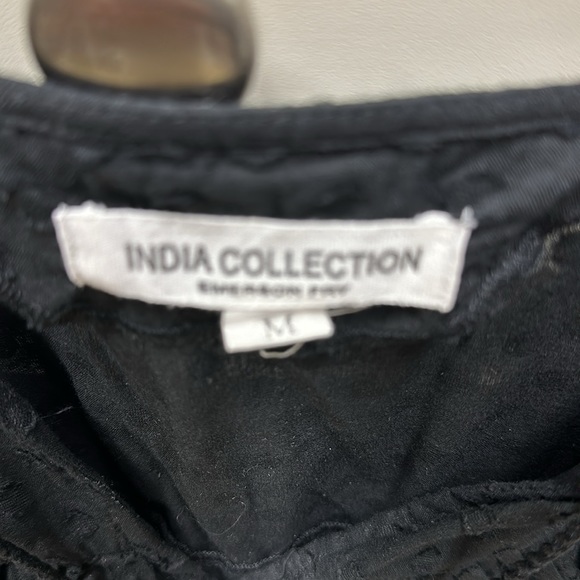 Fun black frilly blouse - Picture 4 of 4